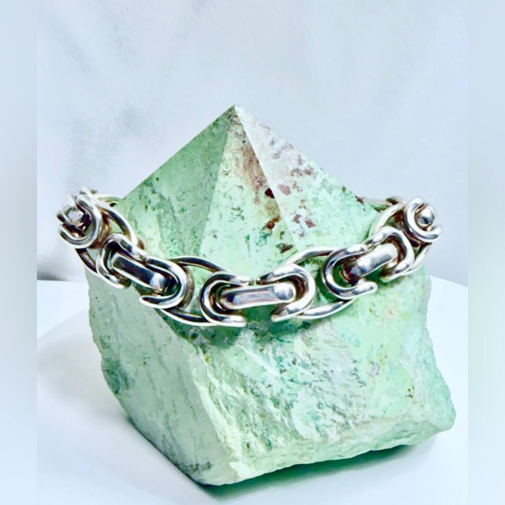 Silpada Heavy Sterling Silver Unique Folded Over Oval Link w/Oval Clasp Bracelet
